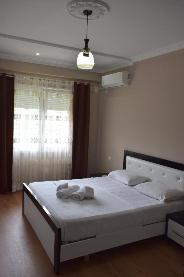 Zoo Apartment *