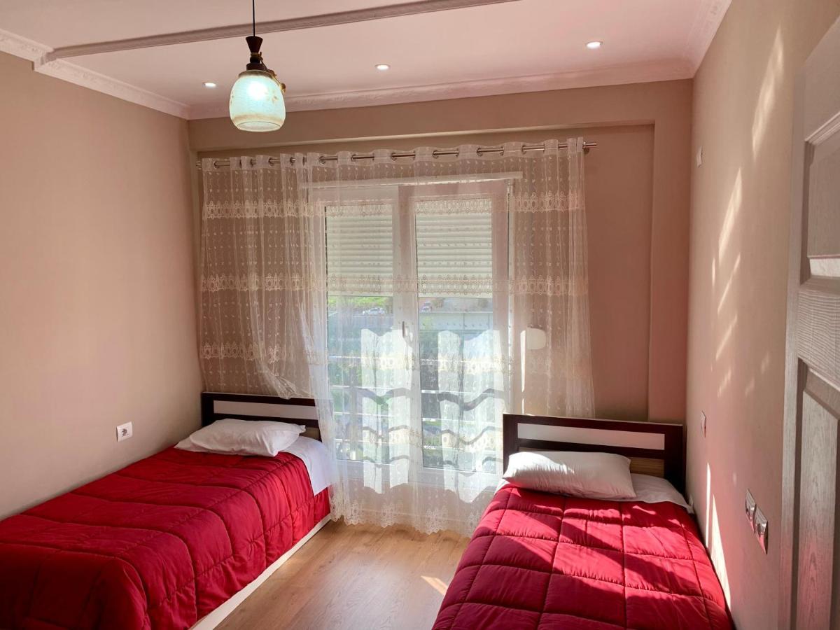 Zoo Apartment *